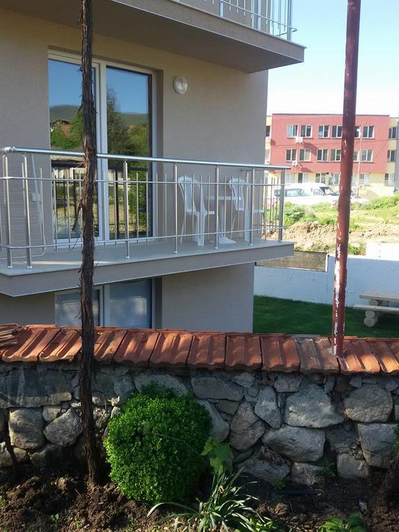 Guest House Tedi ساباريفا بانيا المظهر الخارجي الصورة