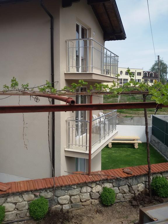 Guest House Tedi ساباريفا بانيا المظهر الخارجي الصورة