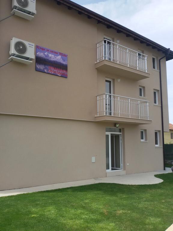 Guest House Tedi ساباريفا بانيا المظهر الخارجي الصورة