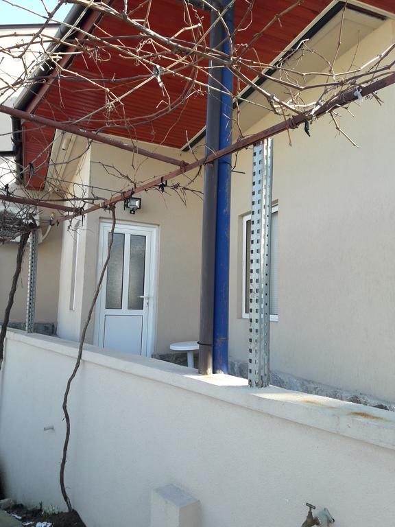 Guest House Tedi ساباريفا بانيا المظهر الخارجي الصورة