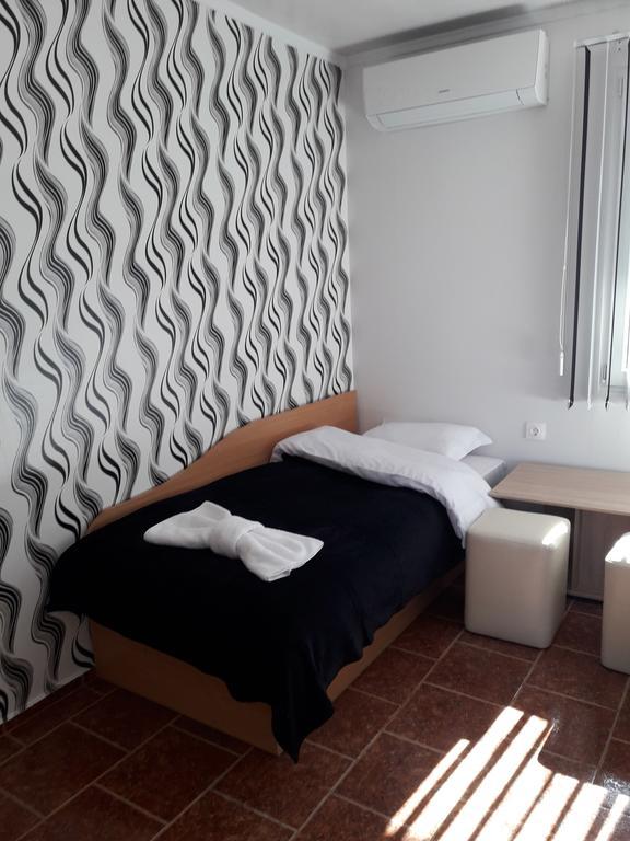 Guest House Tedi ساباريفا بانيا المظهر الخارجي الصورة