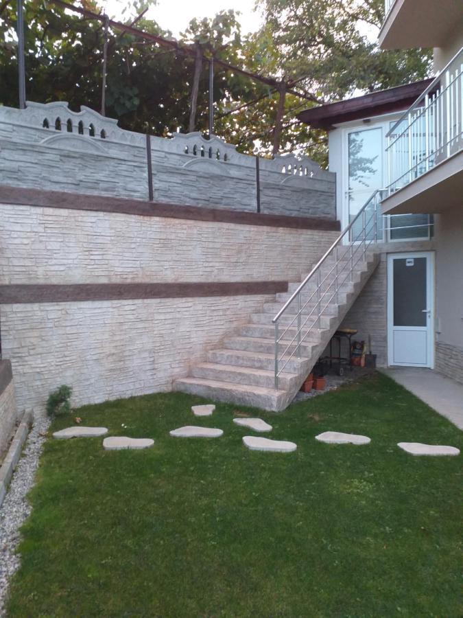 Guest House Tedi ساباريفا بانيا المظهر الخارجي الصورة