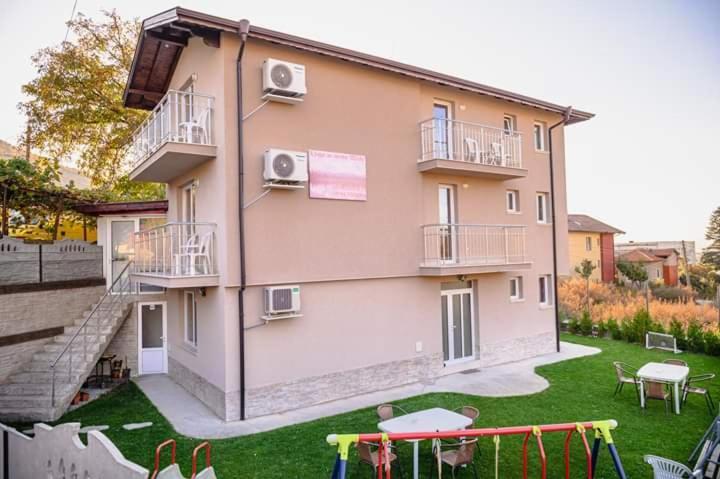Guest House Tedi ساباريفا بانيا المظهر الخارجي الصورة