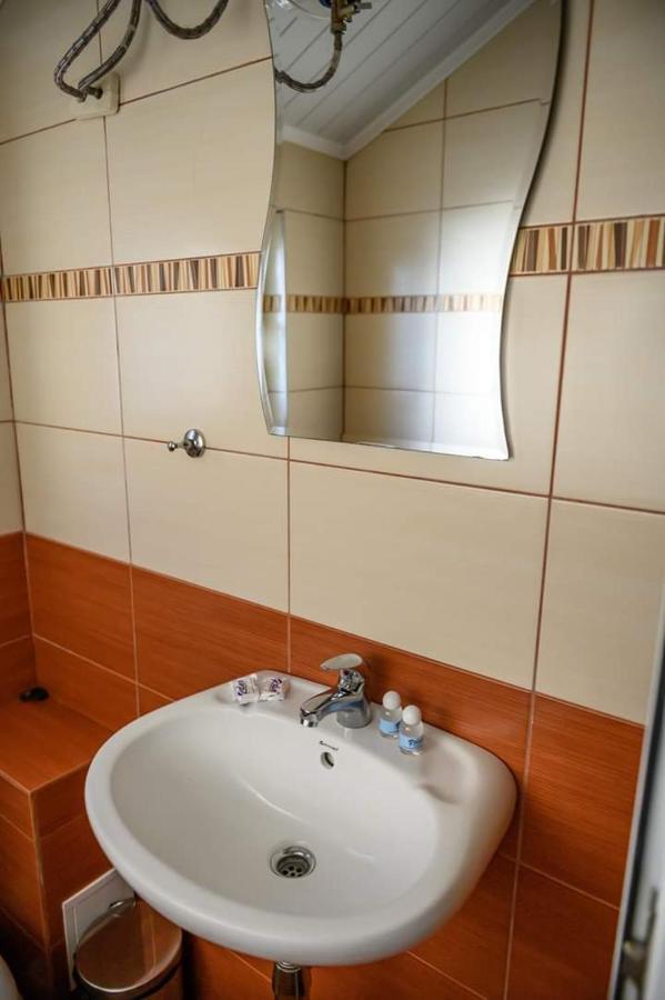 Guest House Tedi ساباريفا بانيا المظهر الخارجي الصورة