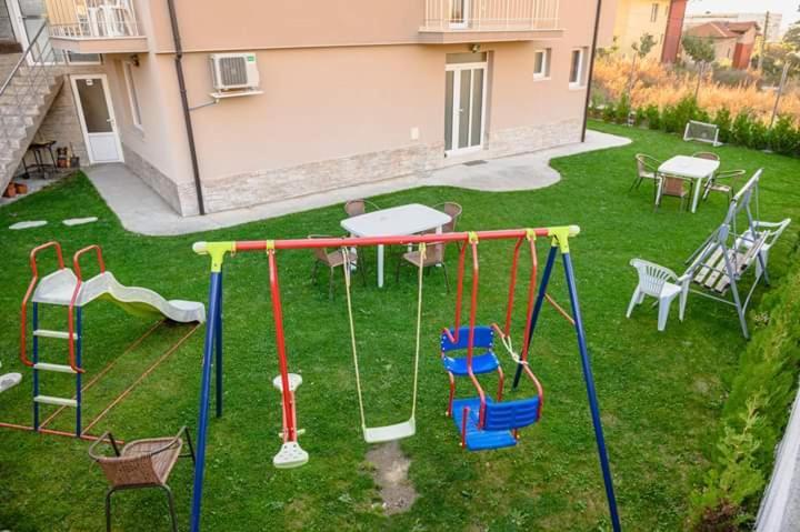 Guest House Tedi ساباريفا بانيا المظهر الخارجي الصورة